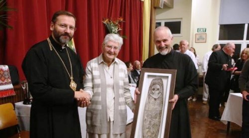 Патріарх Святослав закликав австралійських українців у Перті не боятися їхати в Україну.(ФОТО) Патріарх Святослав закликав австралійських українців у Перті не боятися їхати в Україну.(ФОТО)